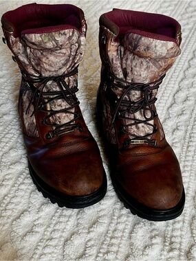Cabela’s Men’s GORE-TEX Brown Leather & Camo Outdoor Boots
